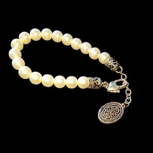 Vintage Avon Faux Pearl Bracelet With Mother of Pearl Dangle Adjustable Chain